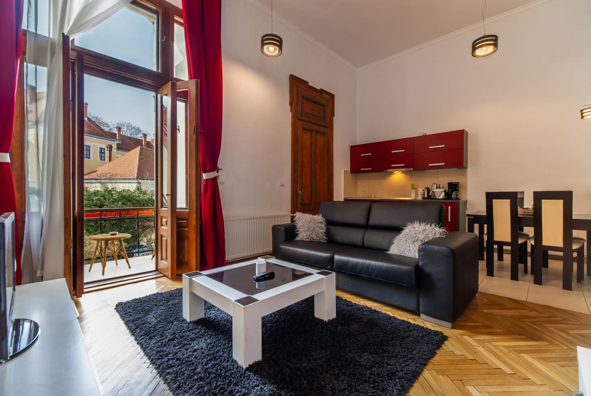 Apartment Select Center *