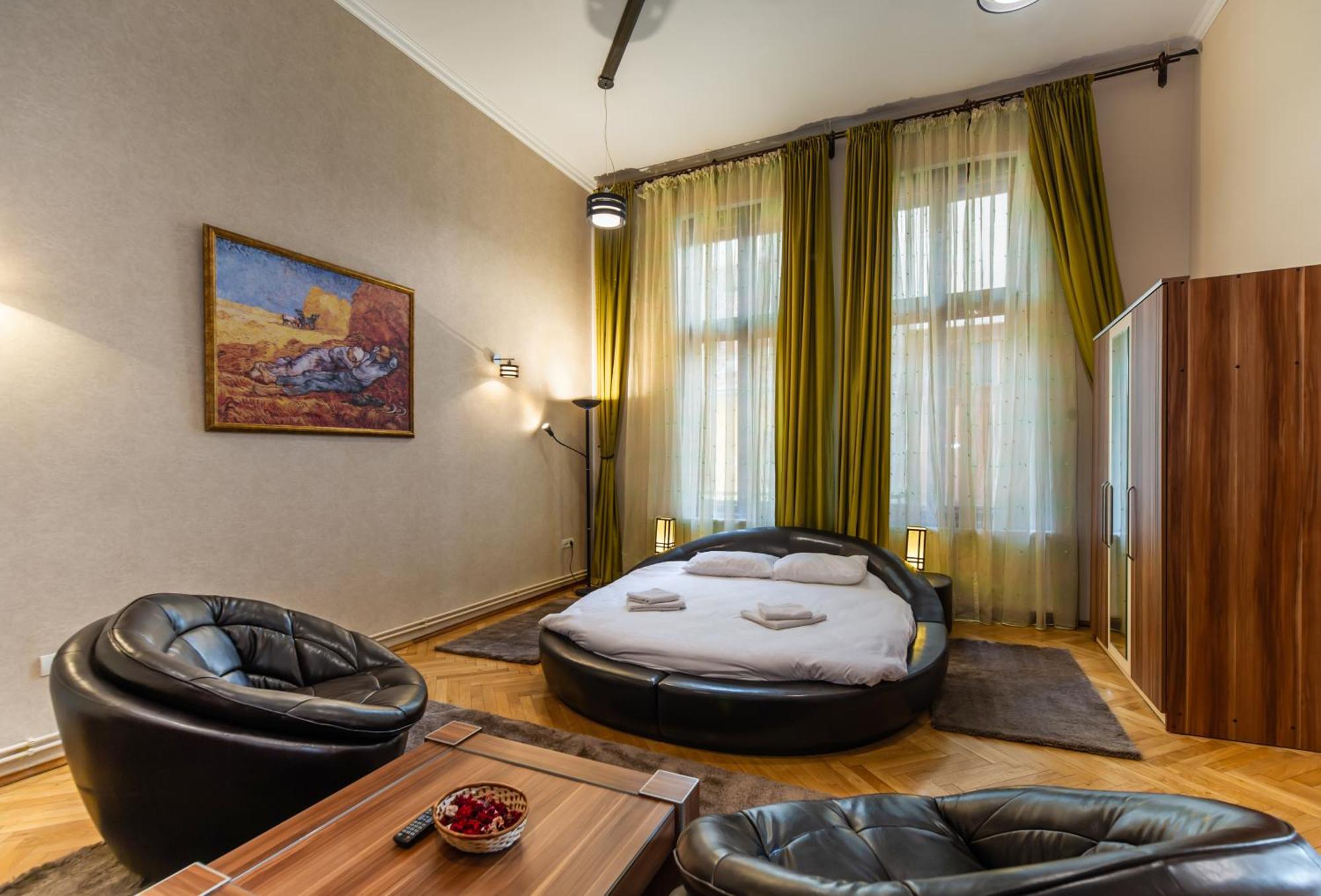 Apartment Select Center