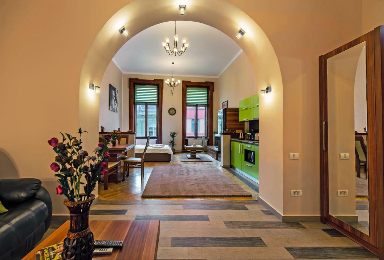 Apartment Select Center *