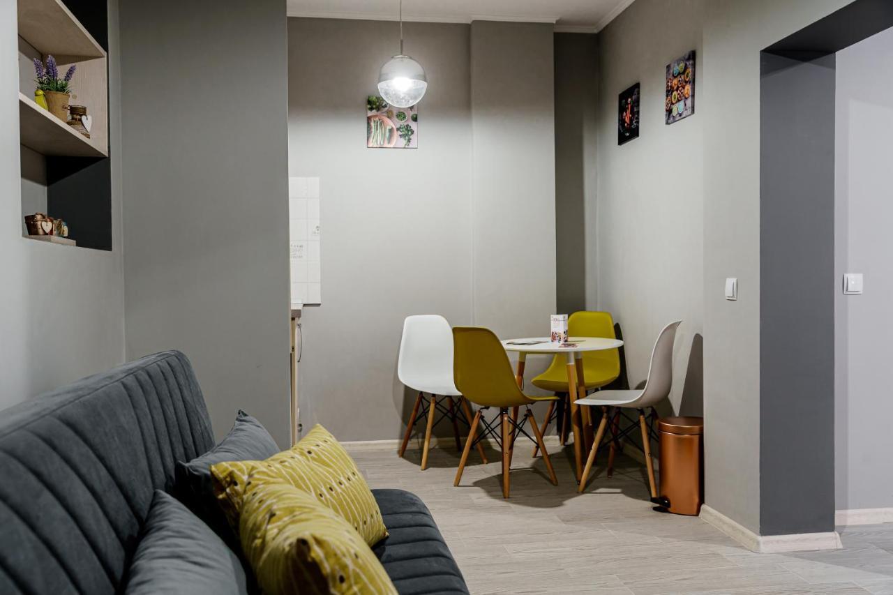 Select Center Apartment