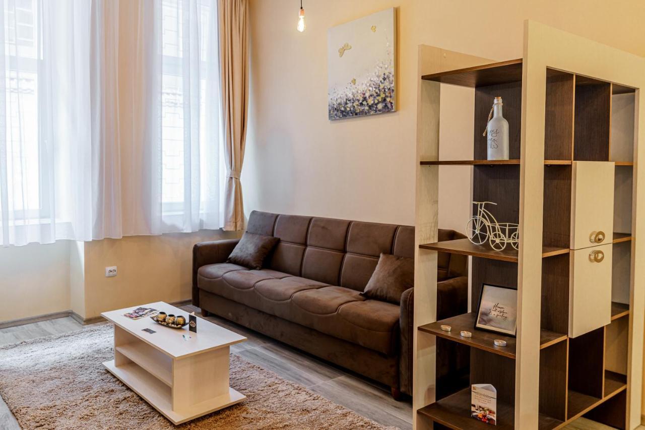 Apartment Select Center *